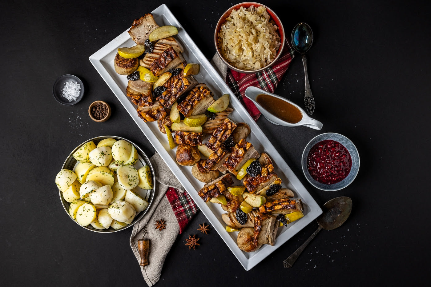 Klassisk julebuffet med ribbe og pinnekjøtt - Ditt Utstyr